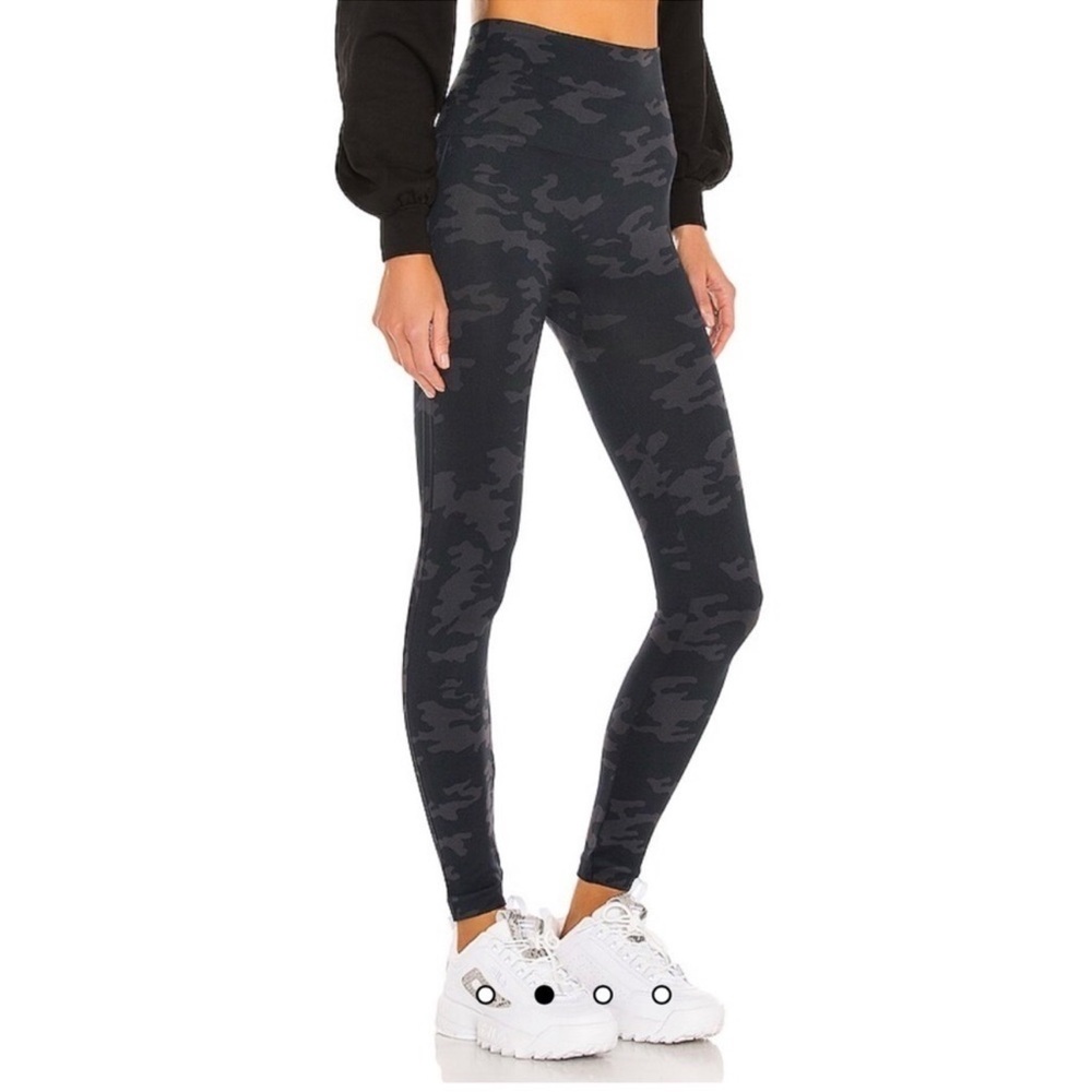 SPANX High-Rise Full Length Dark Black Camo Leggings - Picture 1 of 10